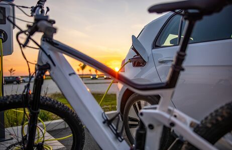 E-Bike und E-Auto