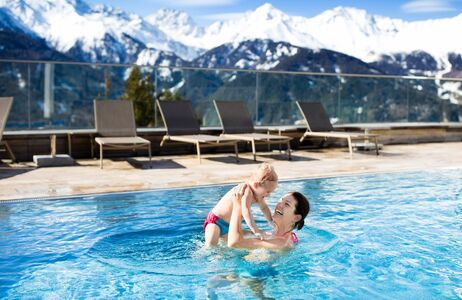 Swimmingpool in einem Hotel